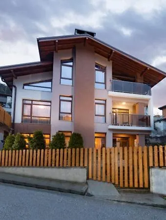 студио никола Guest house Devin